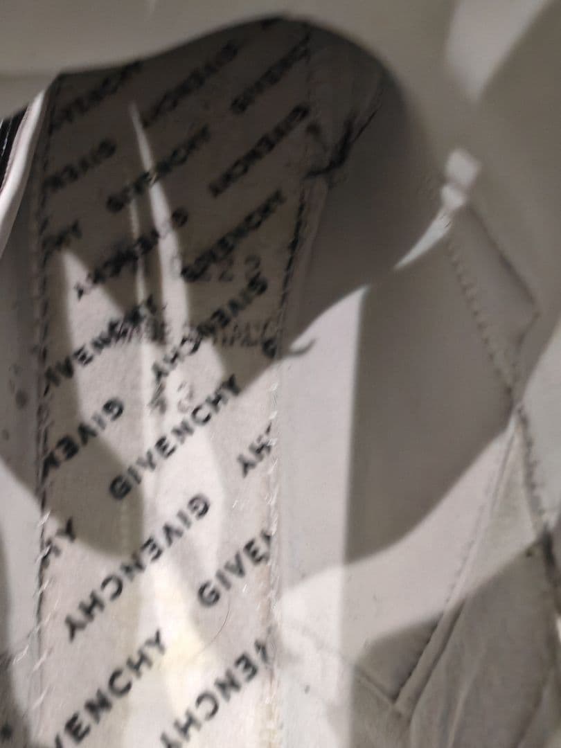 k1518　GIVENCHY ホワイト ブラック スニーカー　43