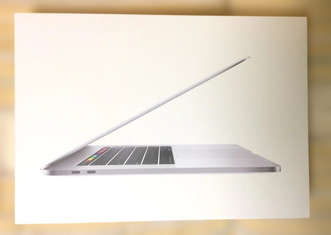 Apple MacBook Pro 15インチシルバー 2018