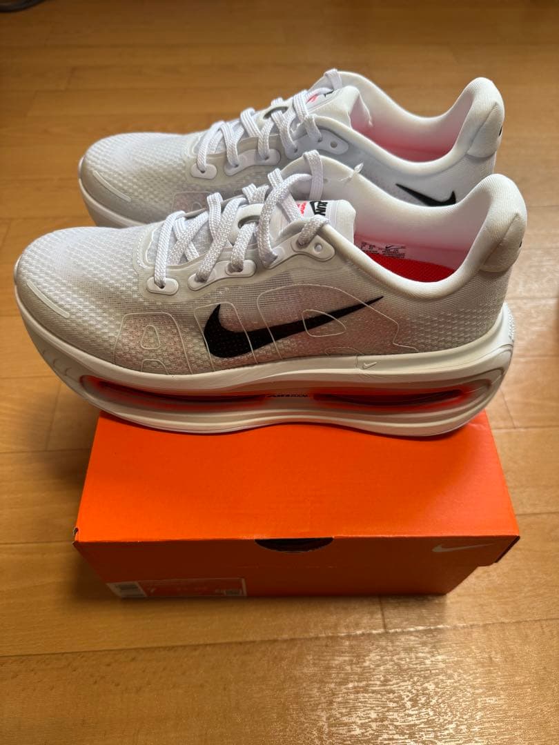 新品ナイキ ボメロプレミアム　25cm ホワイト/ブライトクリムゾン