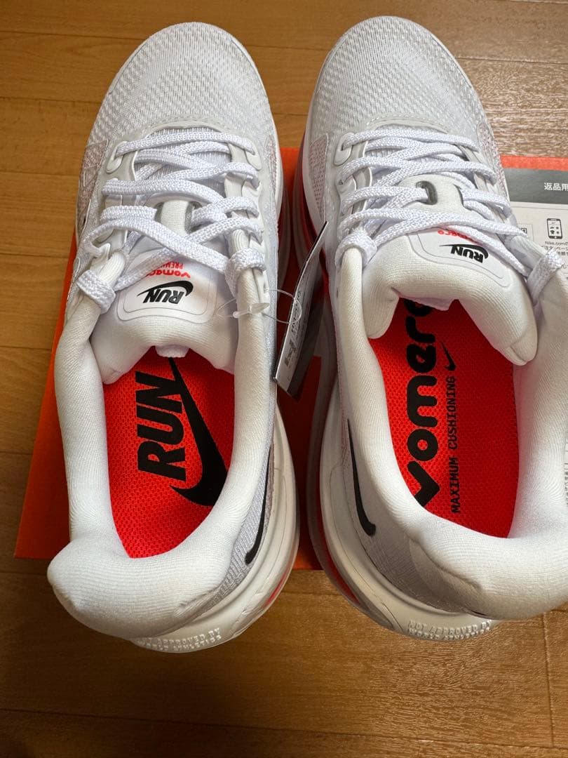 新品ナイキ ボメロプレミアム　25cm ホワイト/ブライトクリムゾン