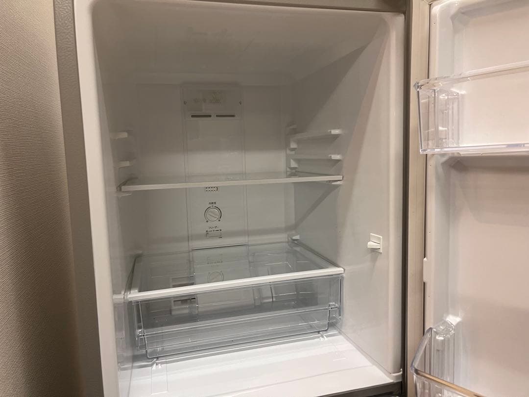 【送料込み】AQUA 一人暮らし向け冷蔵庫（AQR-13M）