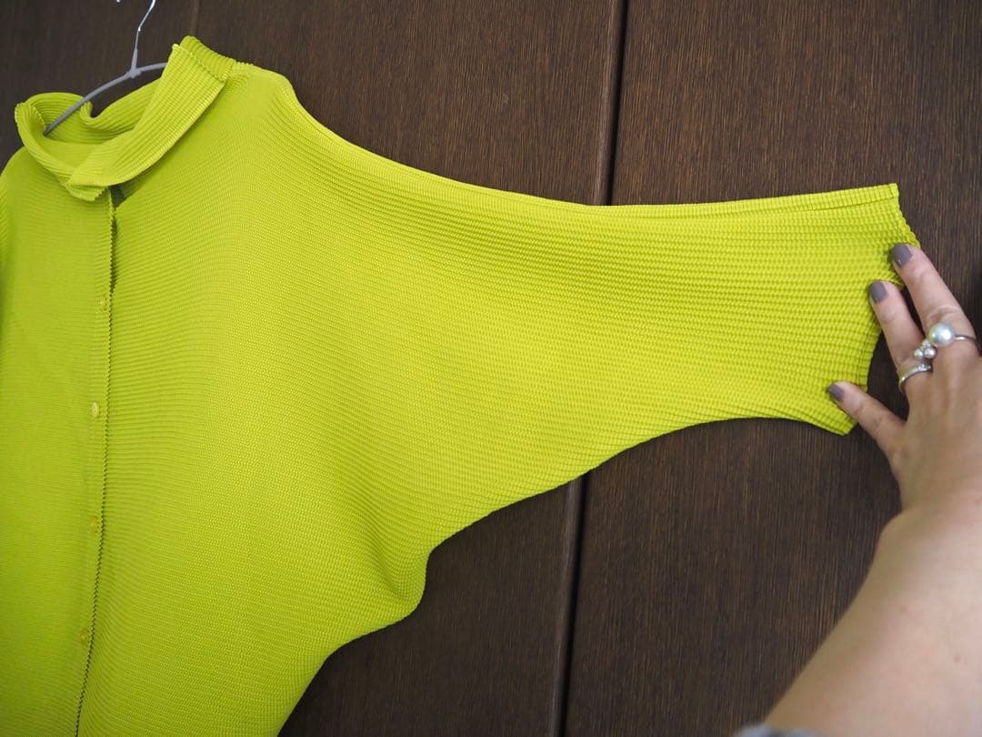 イッセイミヤケミー蛍光イエロー ドルマンスリーブ トップス