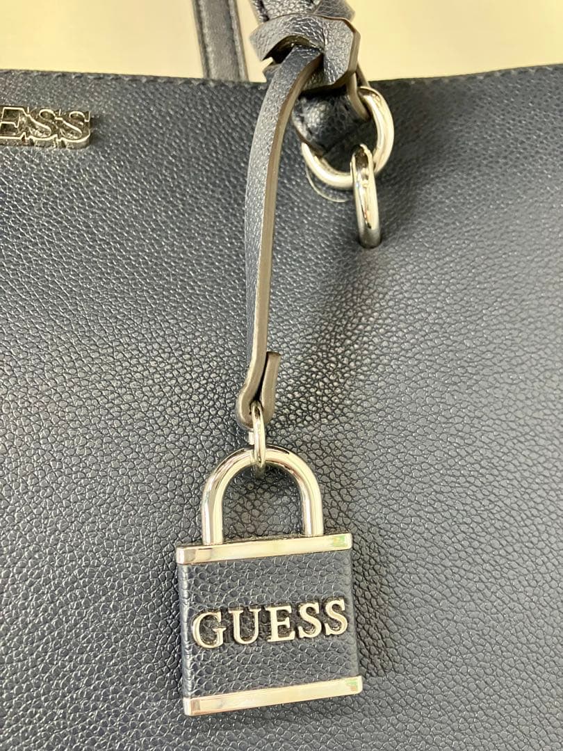 【新品未使用品】GUESS ネイビー トートバッグ