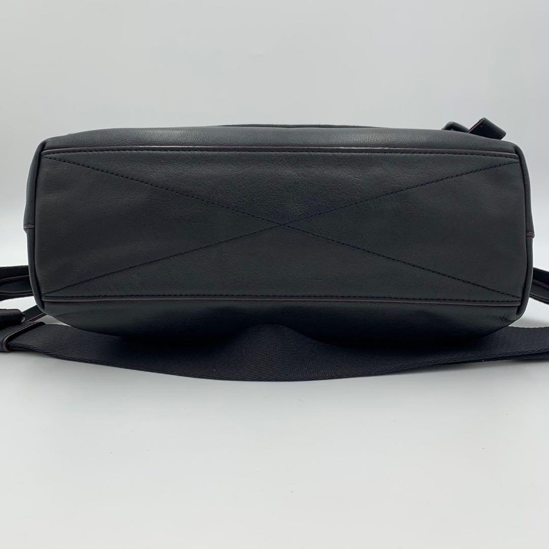 極美品 コーチ リビングトン シグネチャー レザー メッセンジャーバッグ メンズ