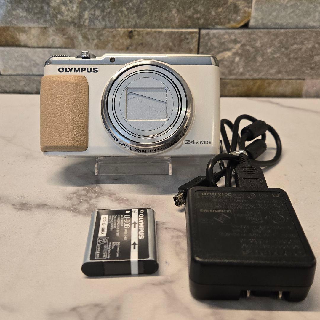 OLYMPUS　オリンパス　5-AXIS SH–60　デジカメ　白