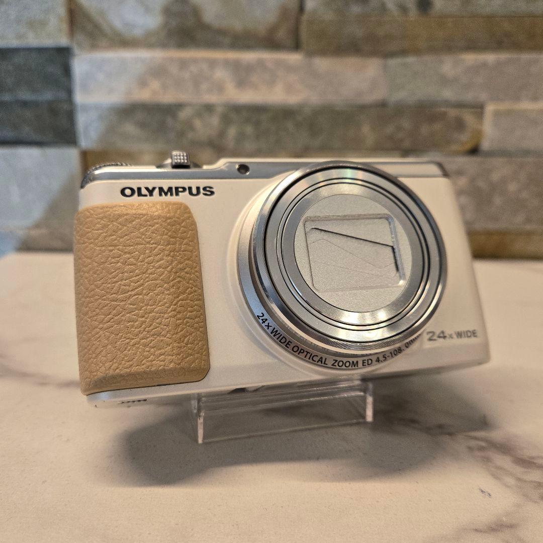 OLYMPUS　オリンパス　5-AXIS SH–60　デジカメ　白