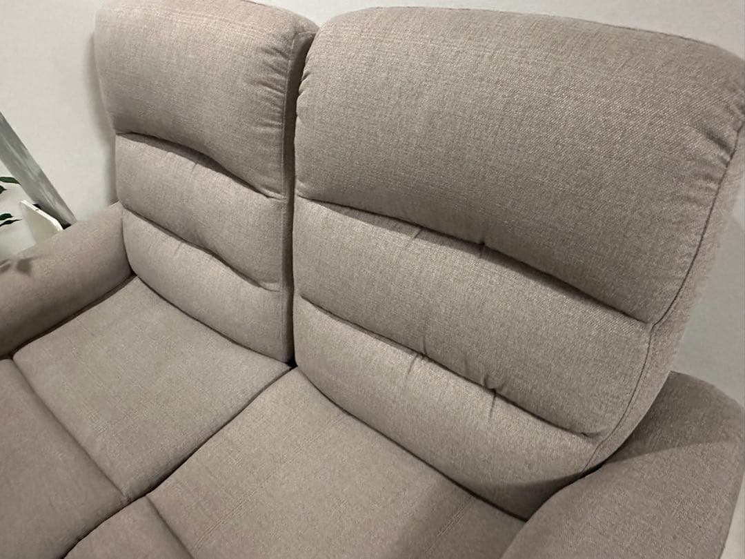 リクライニング機能付きグレーソファ