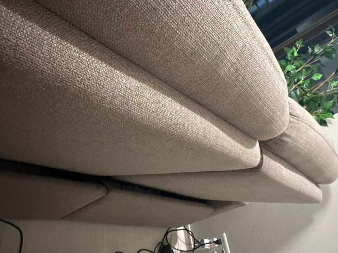 リクライニング機能付きグレーソファ