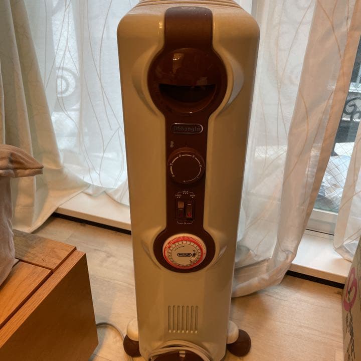 電気ヒーター DeLonghi JR0812-RD