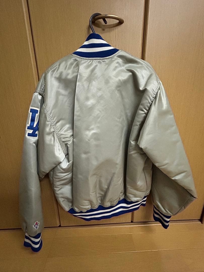 ドジャース　ナイロンスタジャン サイズM