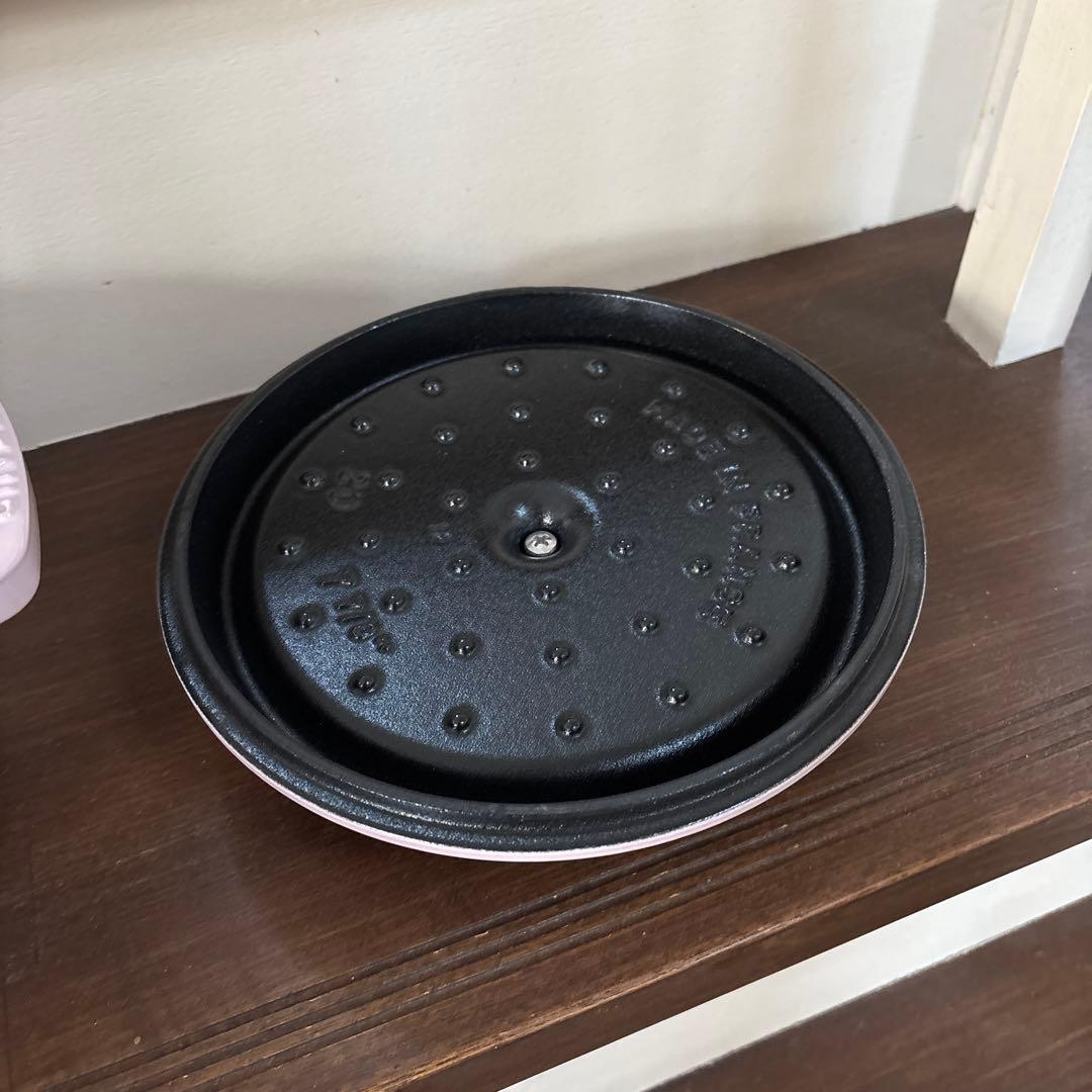 ばなな　新品未使用！STAUB ピコ・ココット ラウンド ソルベローズ