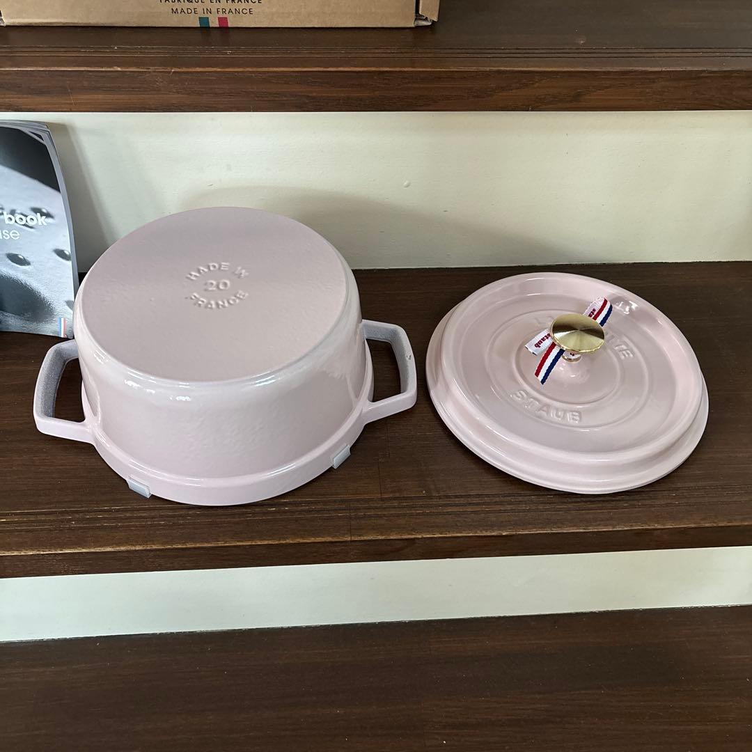 ばなな　新品未使用！STAUB ピコ・ココット ラウンド ソルベローズ