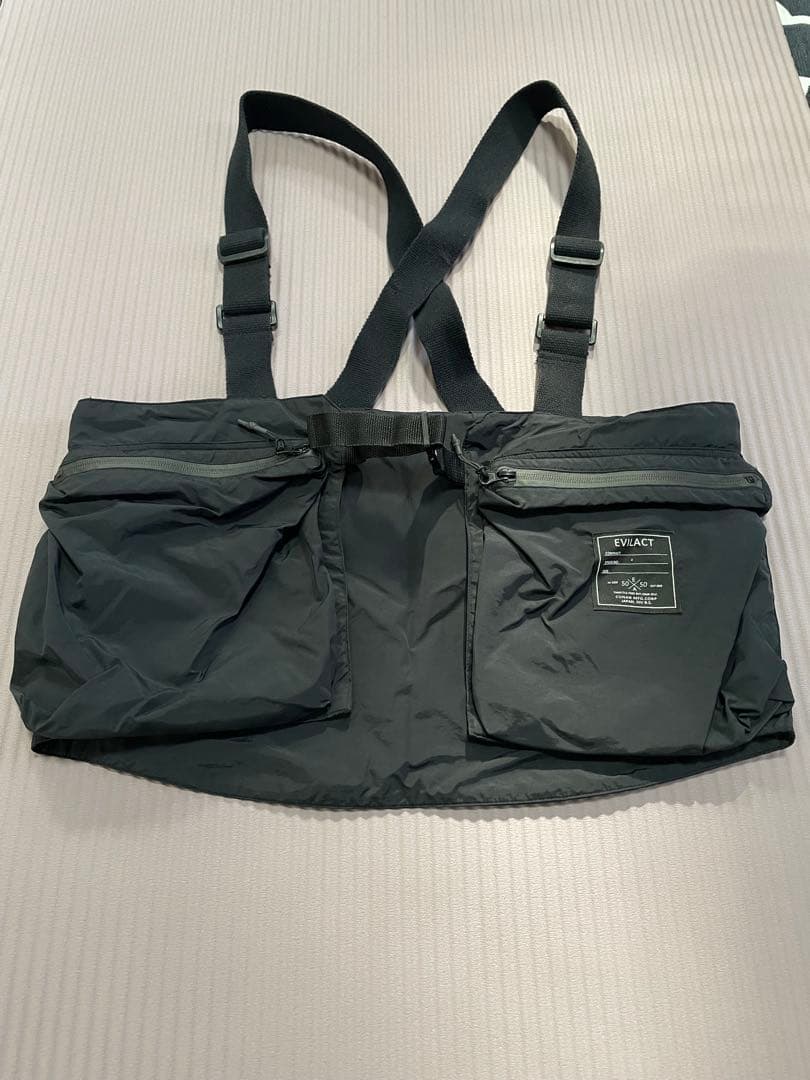 EVILACT ブラックナイロンベスト ARRIVE ALIVE