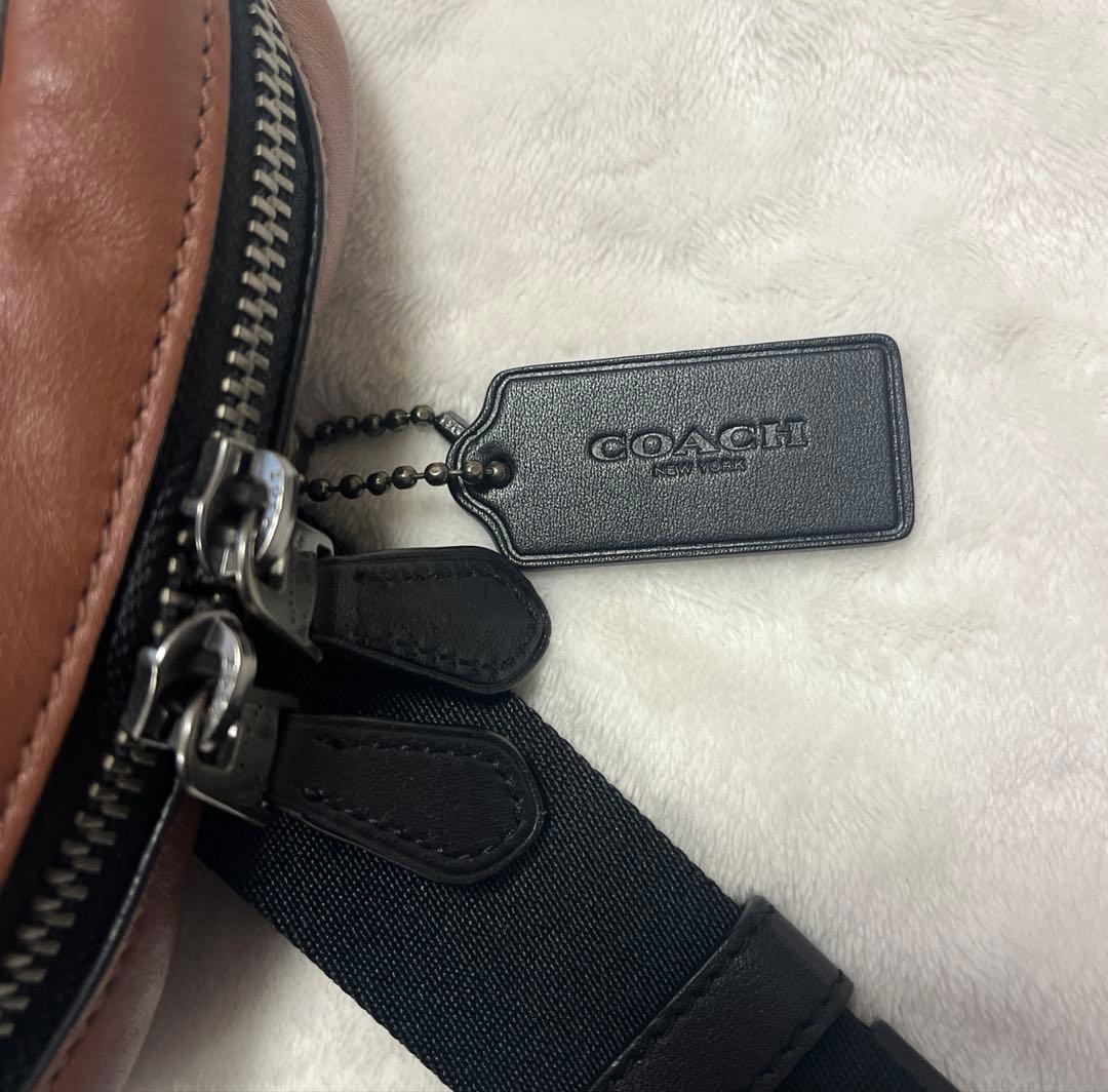 【未使用】COACH ボディバッグ レザー　ブラウン×ブラック