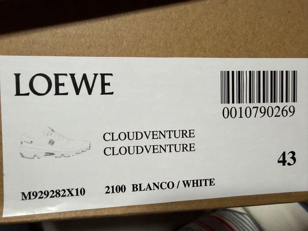 た*ず様 【美品】On LOEWE オン ロエベ コラボスニーカー