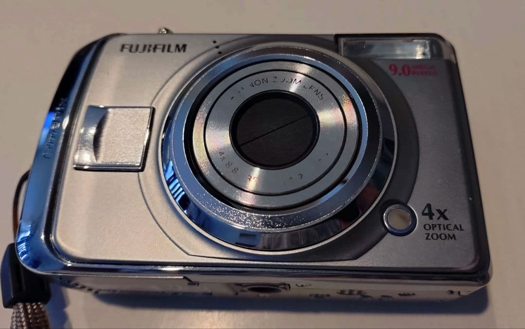 富士フィルムFinePix A900 デジタル カメラ デジカメ 電池式