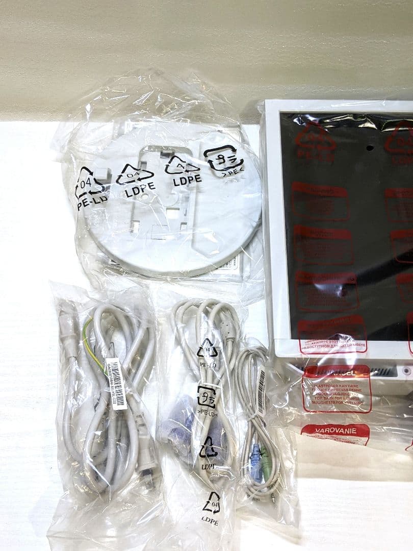 未使用品 MITSUBISHI RDTII17LM ホワイト PCモニター