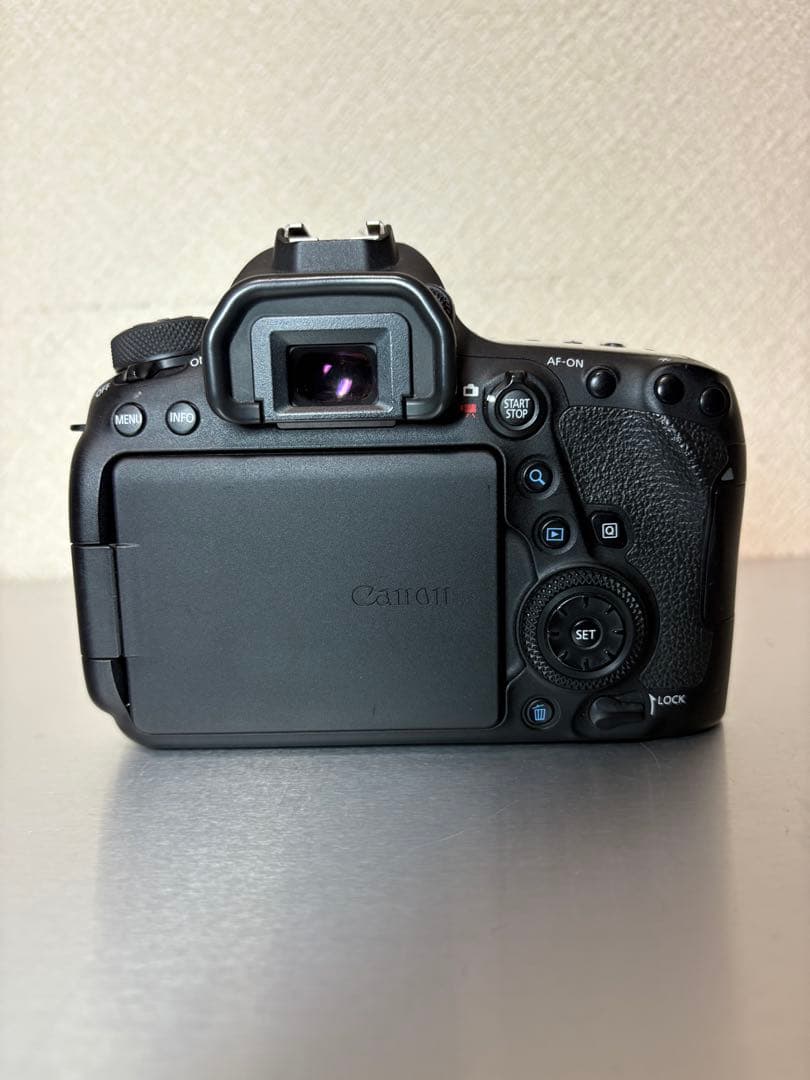 EOS 6D Mark II デジタル一眼レフ