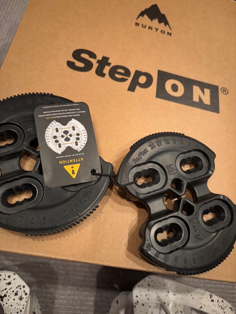 Burton STEP ON レディース　M ブラック&ホワイト