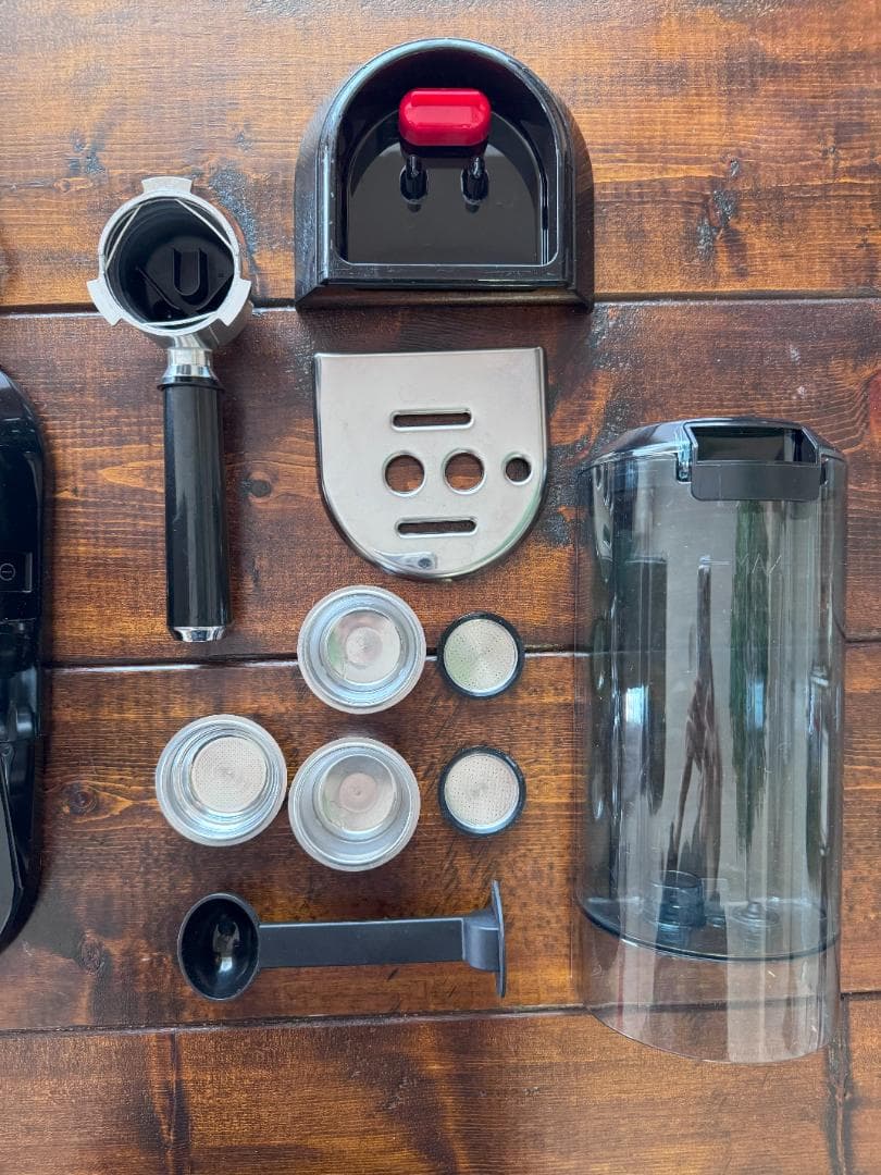 デロンギ デディカ エスプレッソ・ カプチーノメーカー　EC680M