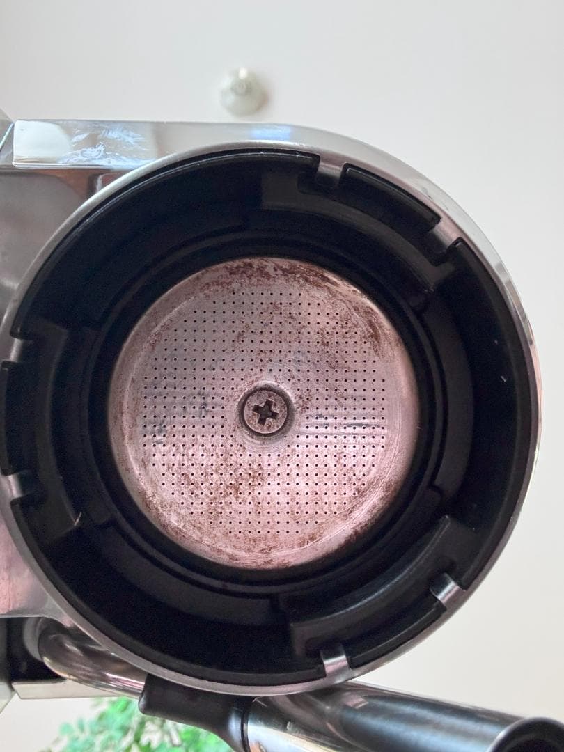 デロンギ デディカ エスプレッソ・ カプチーノメーカー　EC680M