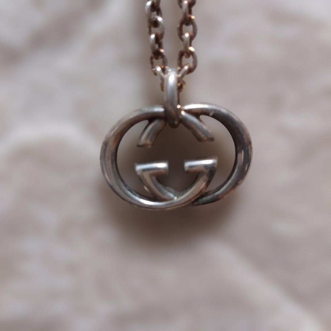 GUCCI ダブルGロゴ ネックレス シルバー　箱つき