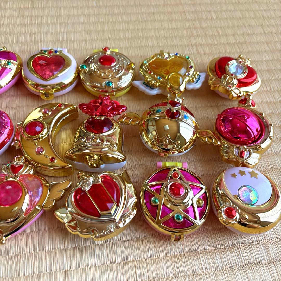 セーラームーン　ガチャ　グッズ