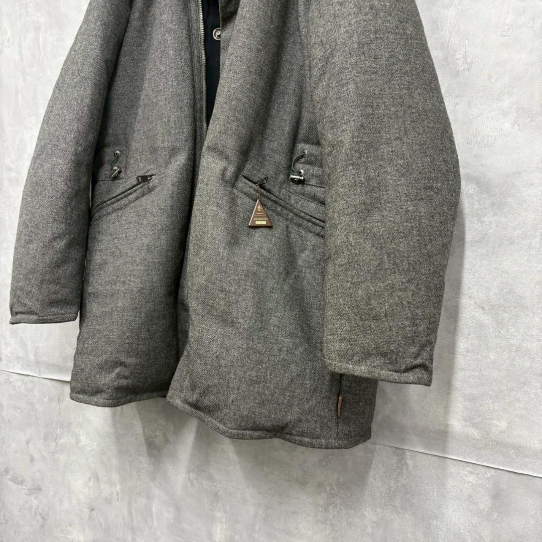 MONCLER モンクレール　グレー ダウンコート N2285