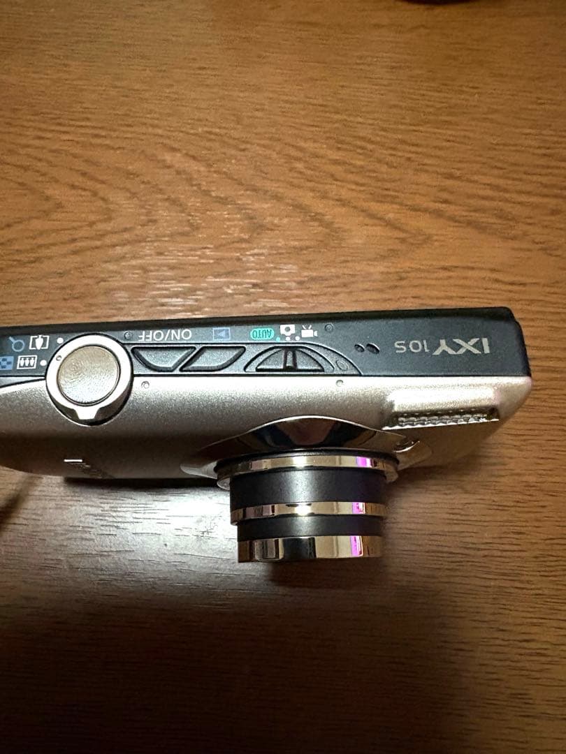 Canon IXY 10S デジカメ　SDカード付き　美品