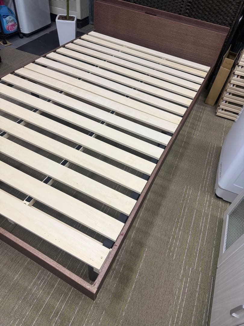 【洗浄消毒作業済】アイリス　セミダブルサイズ　ベッドフレーム