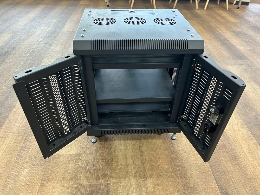 サンワサプライ マルチ収納ラック 鍵付き H550 CP-SVCMULT4