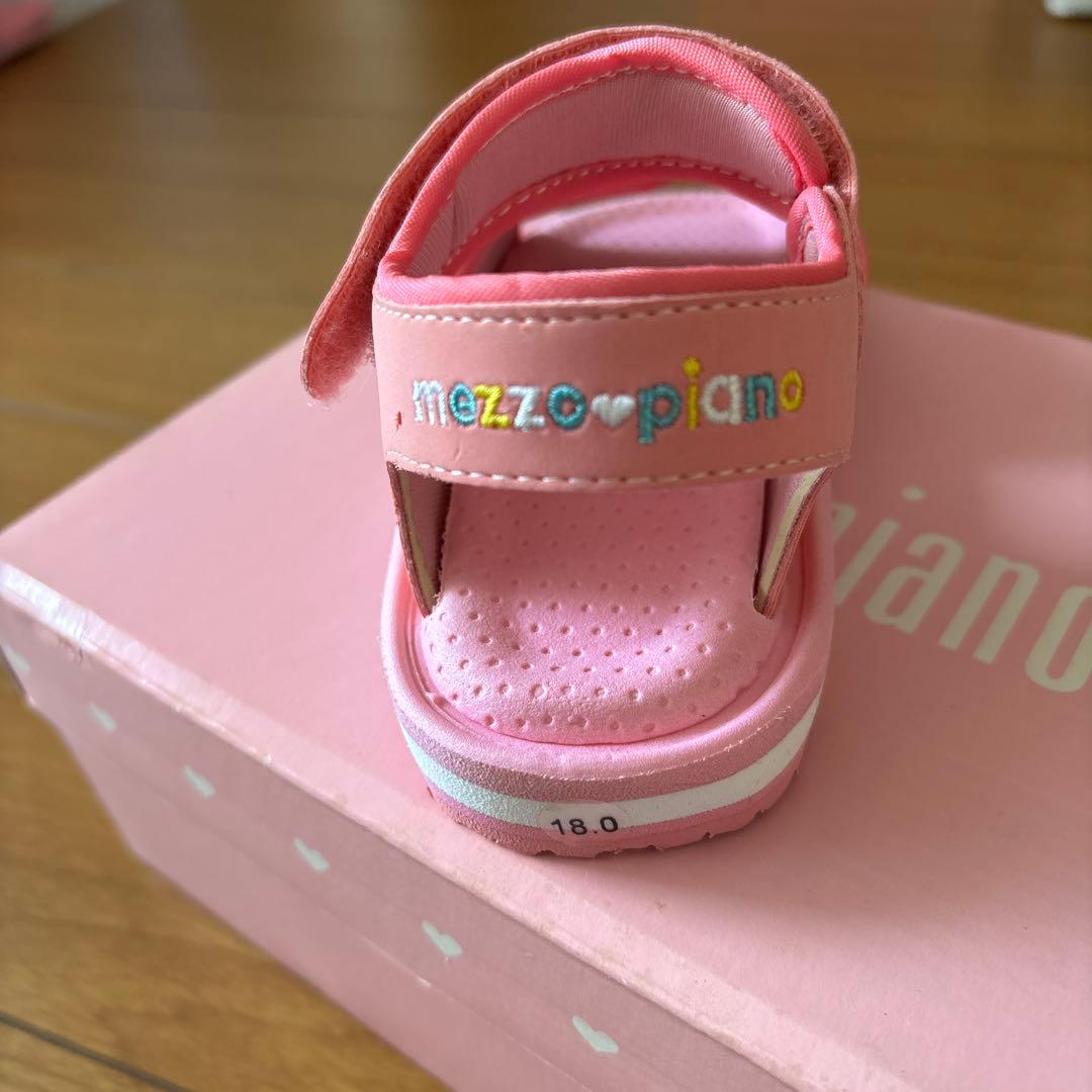 メゾピアノ　ミミポポ　サンダル