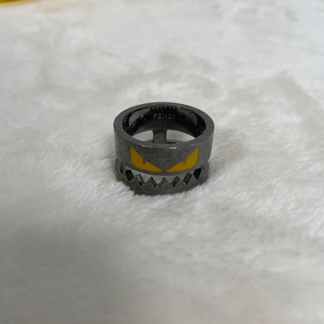 箱あり FENDI バッグバグズモンスターリング　Sサイズ