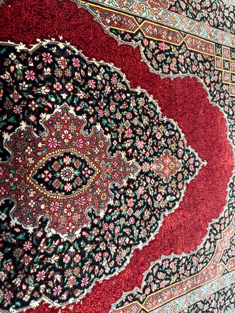 イラン製絨毯　赤