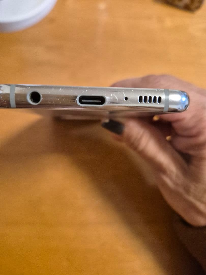 中古Galaxy S10 SCV41プリズムホワイト