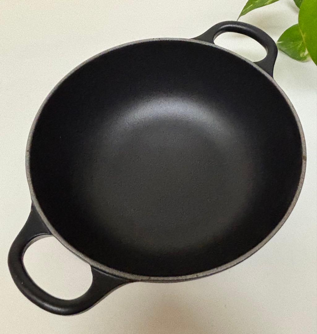 【美品】ルクルーゼ マルミット 両手鍋 18cm マットブラック