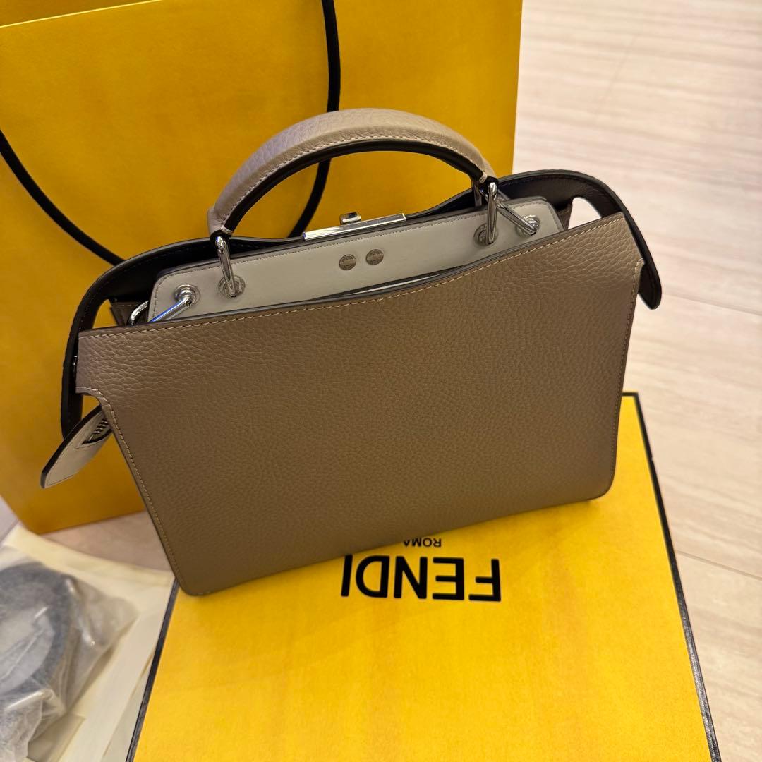 【超美品】FENDI ピーカブーISeeU スモール