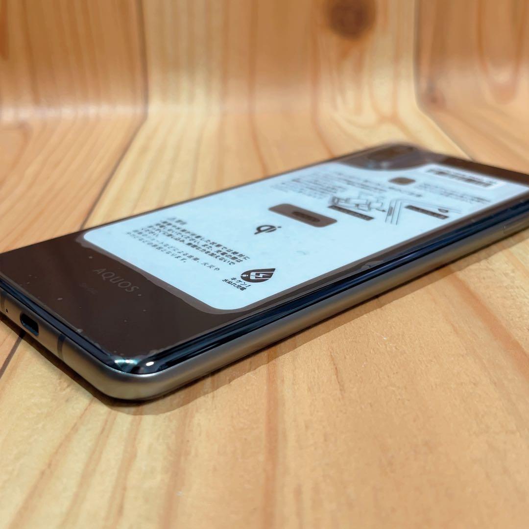 美品 SIMフリー 本体 AQUOS R3 SH-04L 128 GB 050