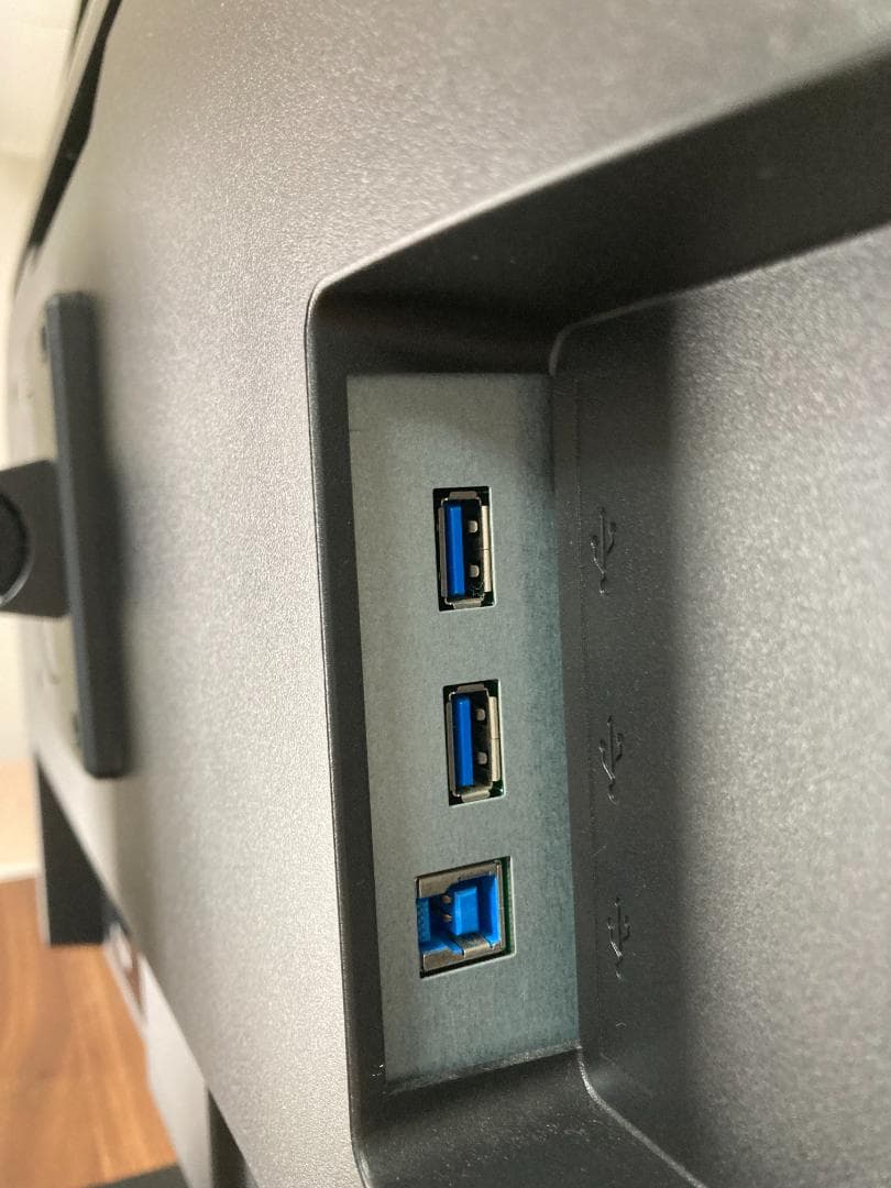 iiyama 31.5型ワイド4K液晶ディスプレイXB3288UHSU　（１）