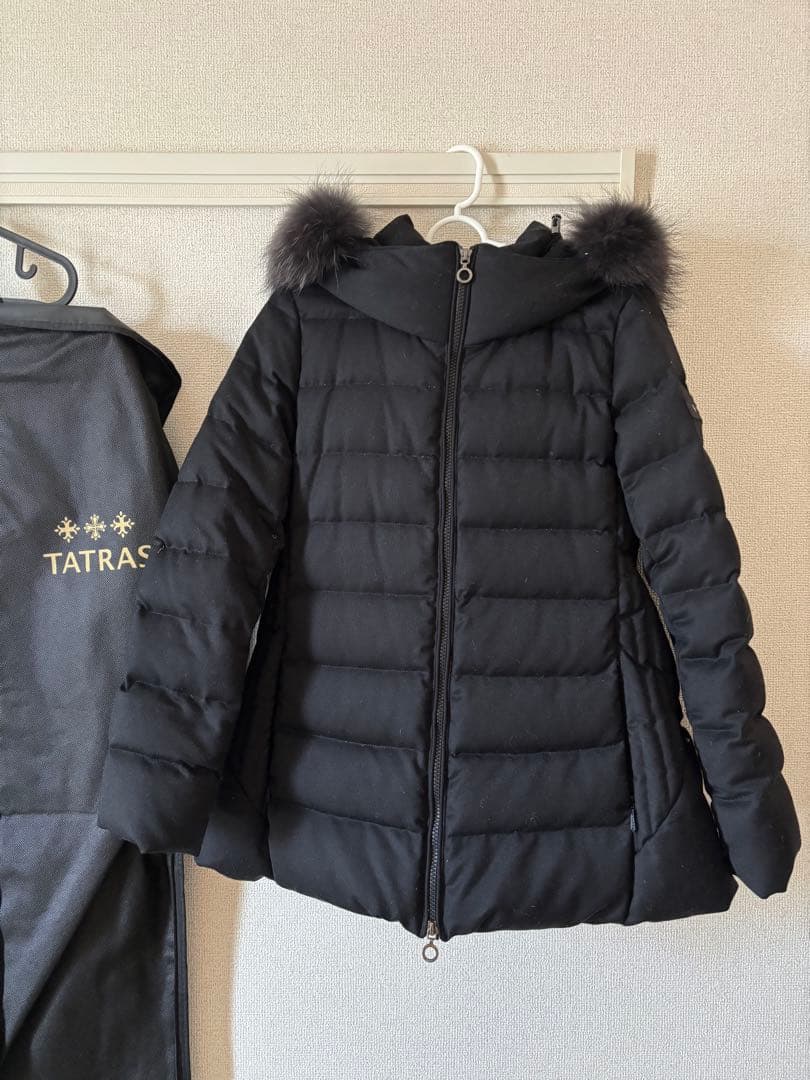 TATRAS ブラック ダウンジャケット ファー付き