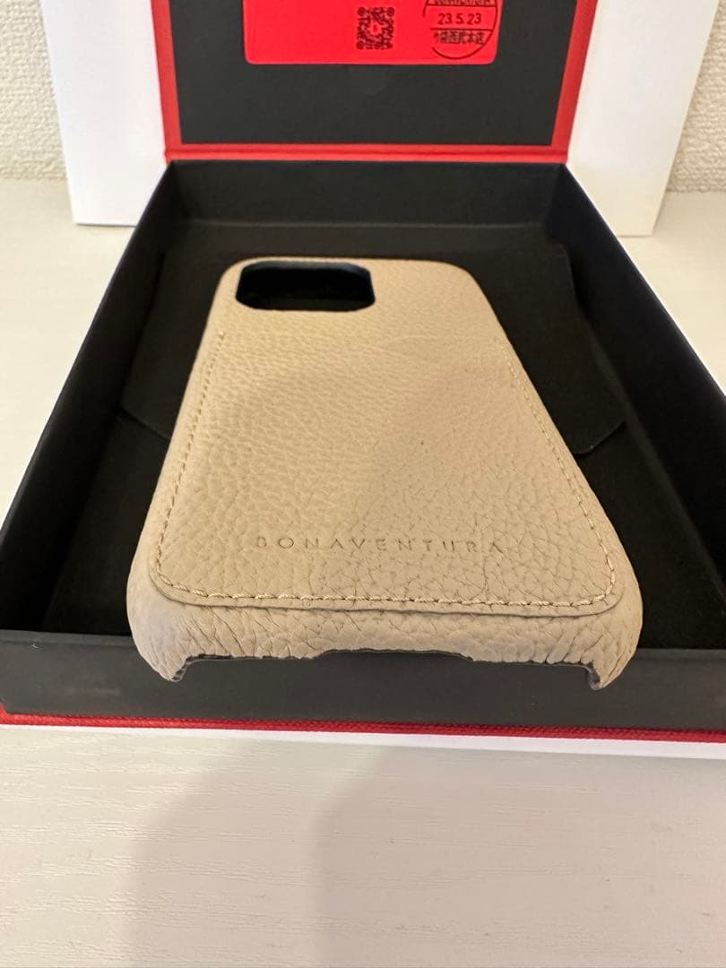 美品ボナベンチュラ　iPhone14Proバックカバーケース グレージュシボ本革