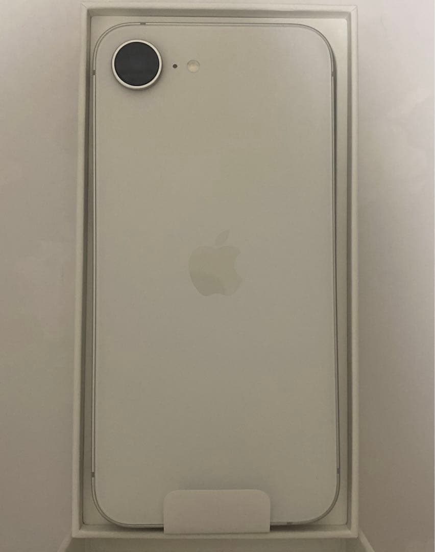 iPhone16e ホワイト　新品未使用品　SIMフリー　ケースフィルム付き