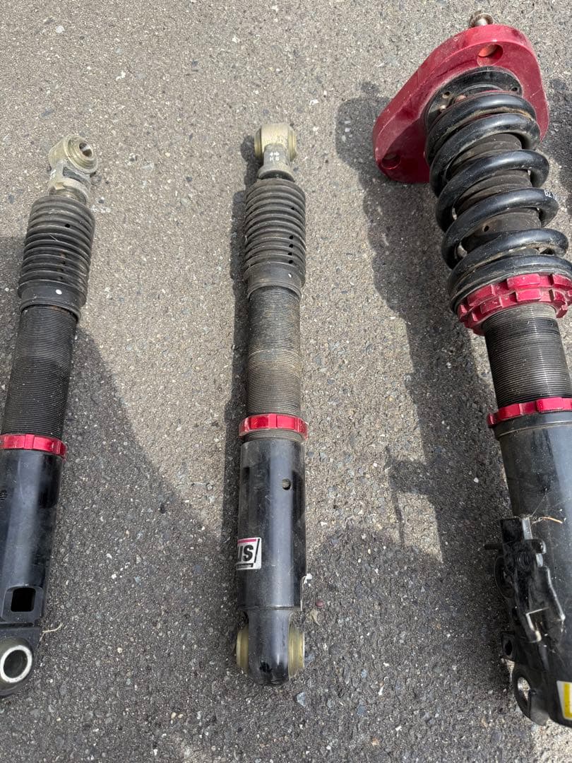 Largus 調整可能 コイルオーバーサスペンションキット