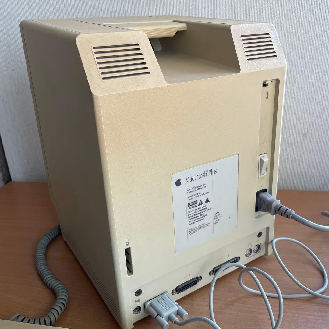 Macintosh Plus 2MB、システムソフト・ゲームソフト付