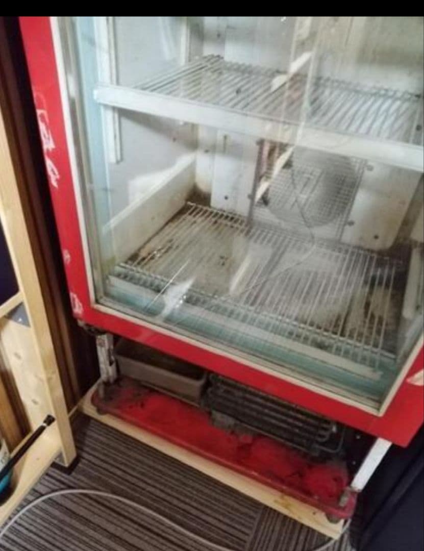 【コカ・コーラの冷蔵ショーケース(業務用)】