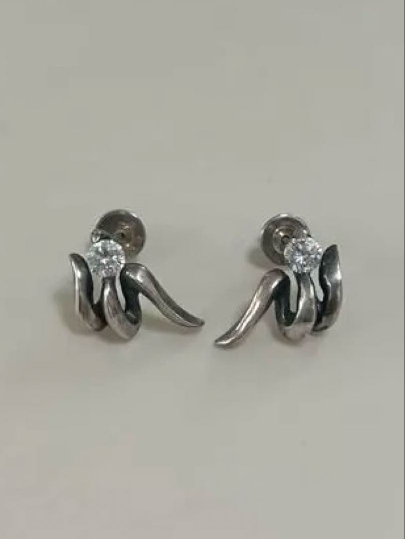 DARTS of GIGOR ヴェインピアス　左右セット