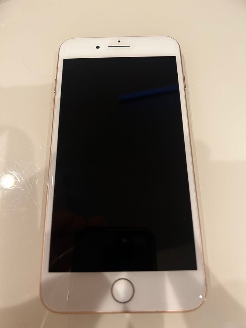 Apple iPhone 8 Plus 本体　64GB