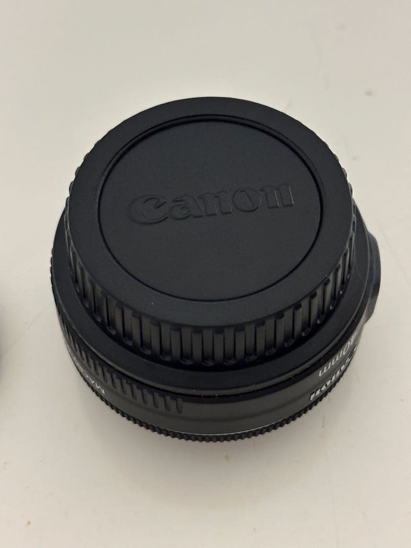 Canon EF 40mm F2.8 STM パンケーキレンズ