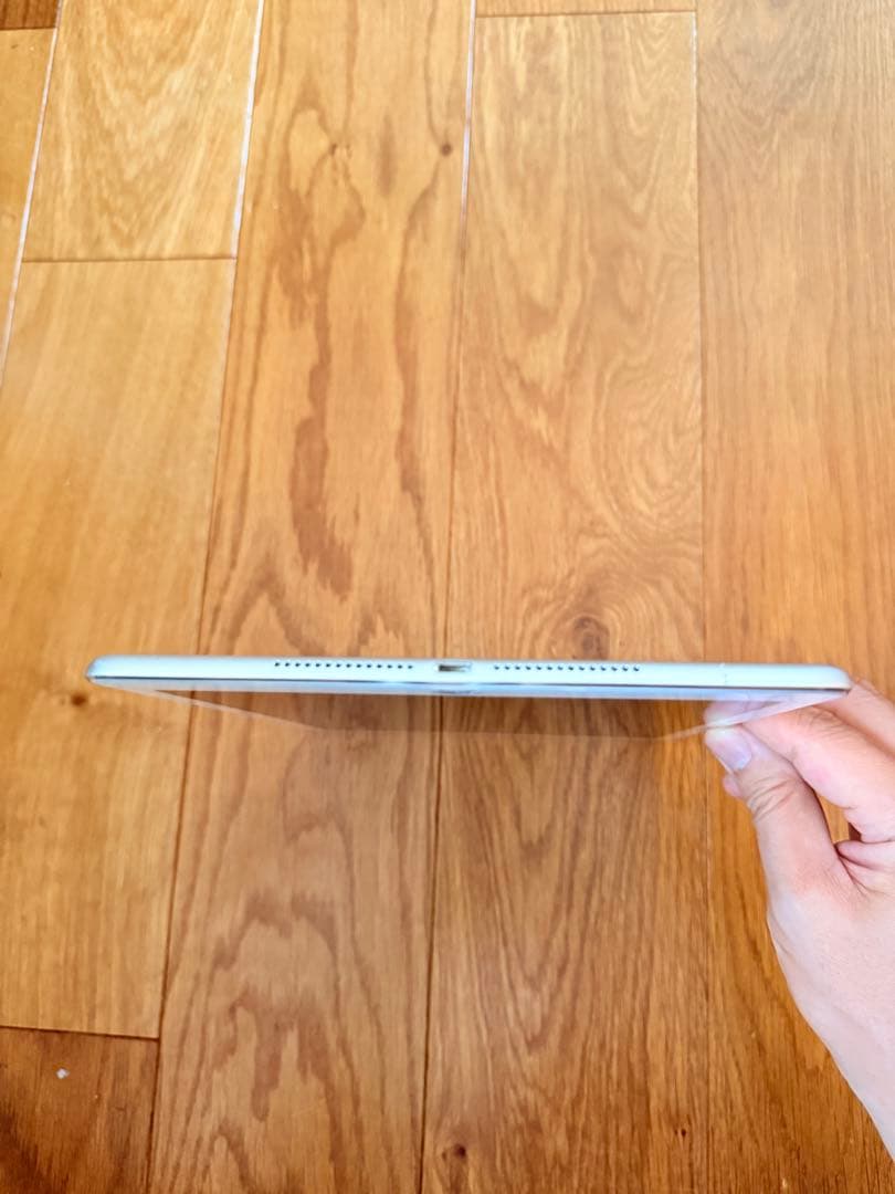 超美品☆iPad Air2 Wi-Fi+Cellular simフリー　32GB