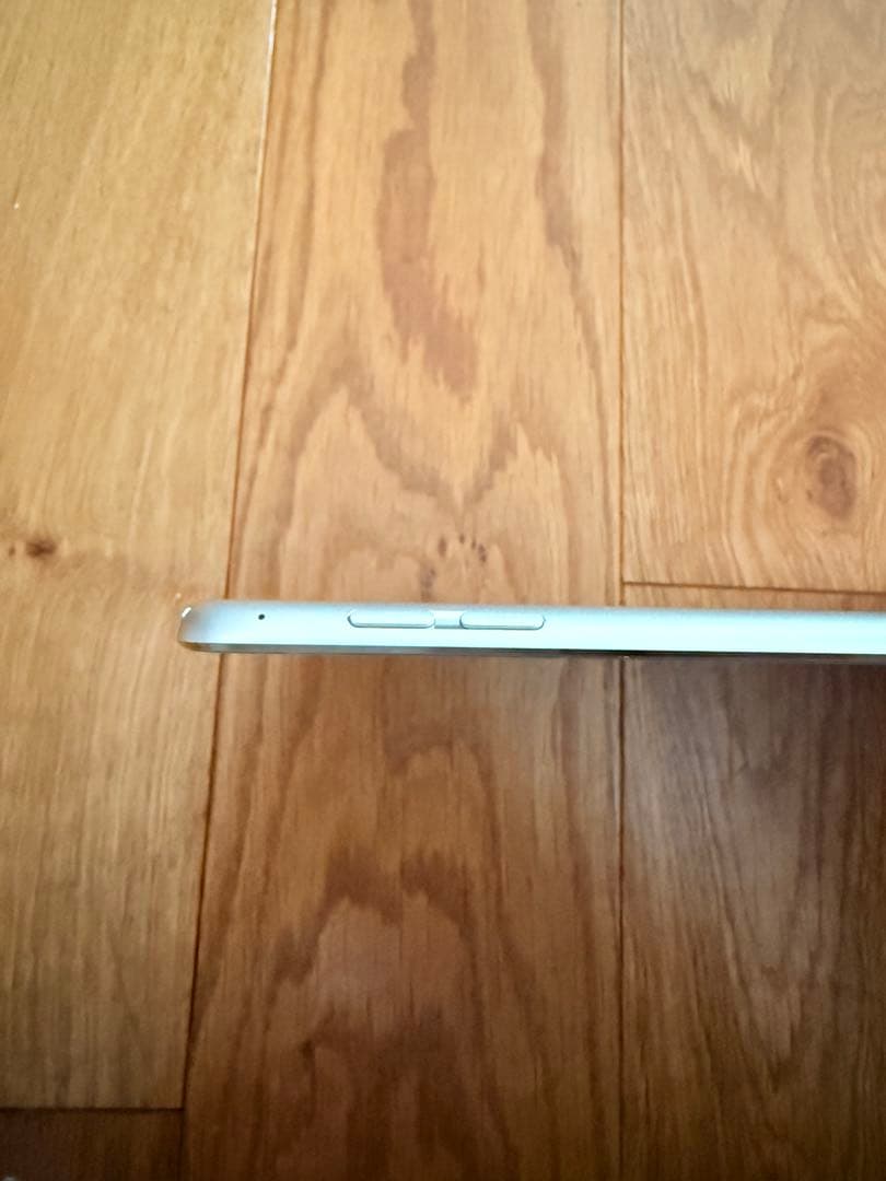 超美品☆iPad Air2 Wi-Fi+Cellular simフリー　32GB